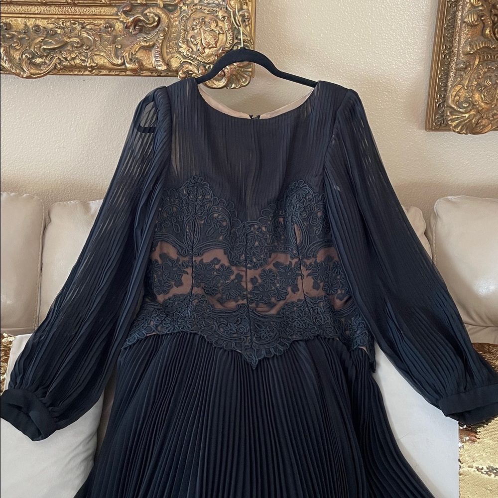 Travilla I.Magnin Vtg.Elegant Black Pleated Dress with Lace Detail Bodice - Picture 15 of 16